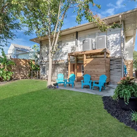 Galveston Studio - Sleeps 7 - Minutes To Beach !!